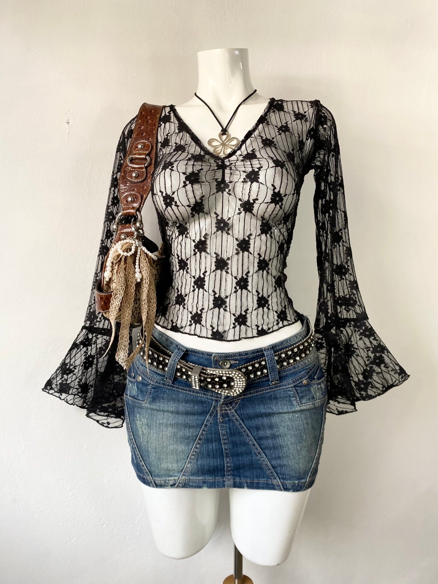 Mesh top with flared sleeves
