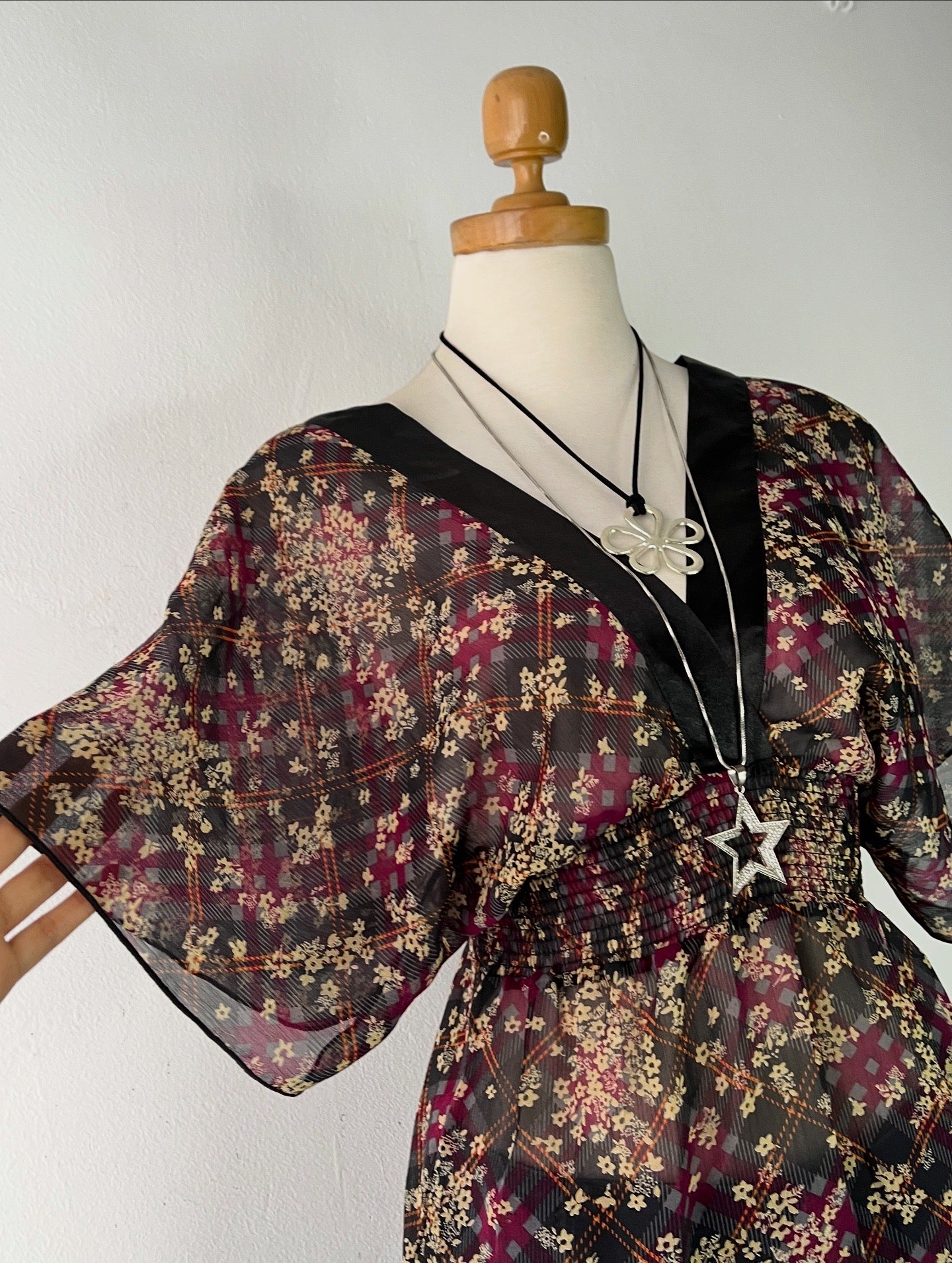 Floral blouse with wide sleeves