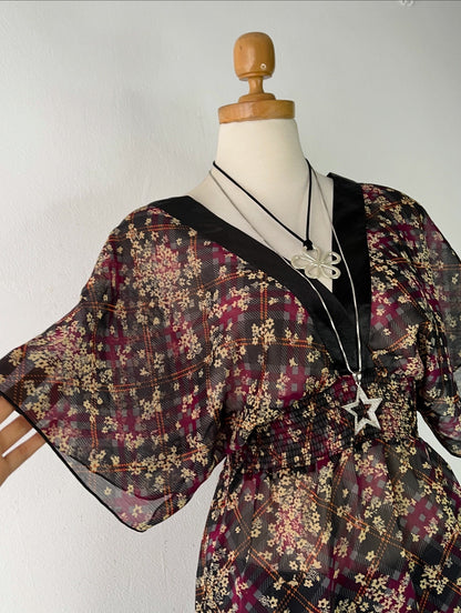 Floral blouse with wide sleeves