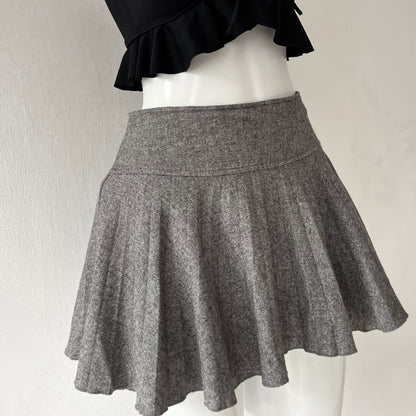 Adorable gray mini skirt