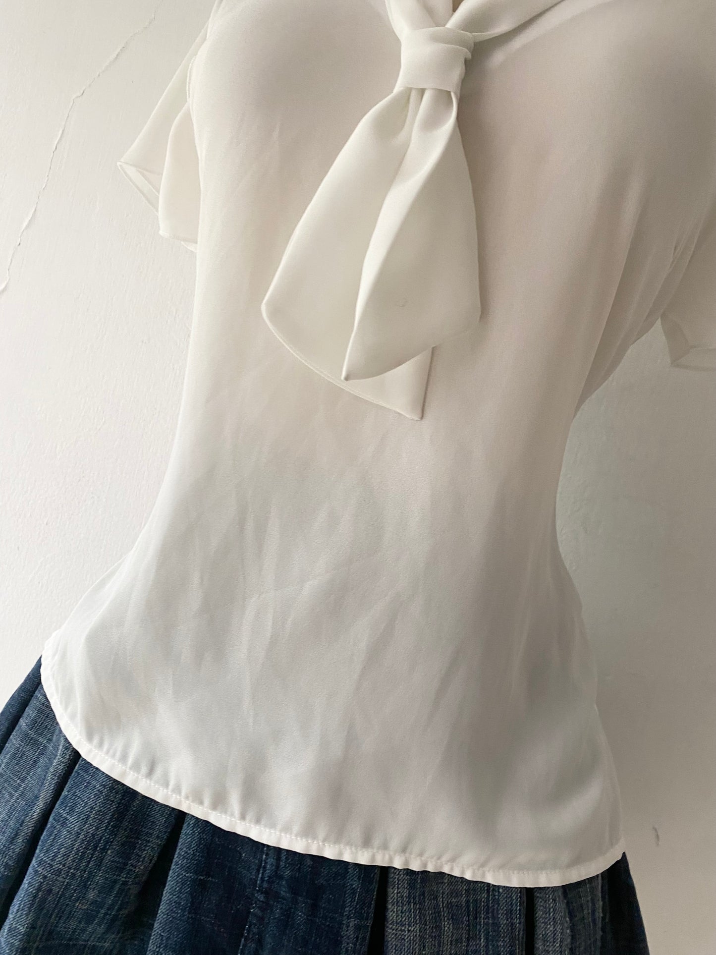 Adorable blouse with bow