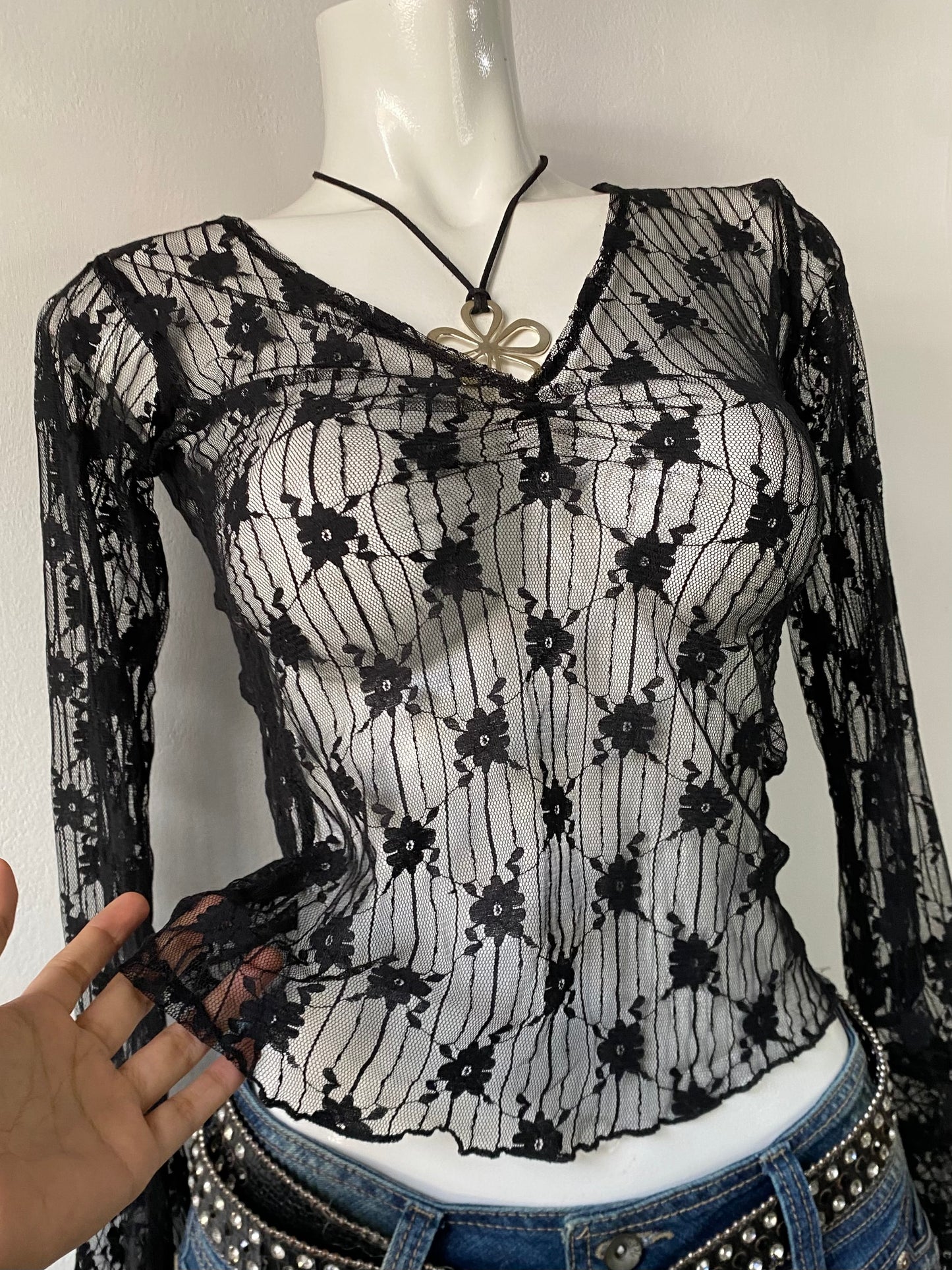 Mesh top with flared sleeves