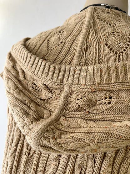 Knitted cardigan with hood