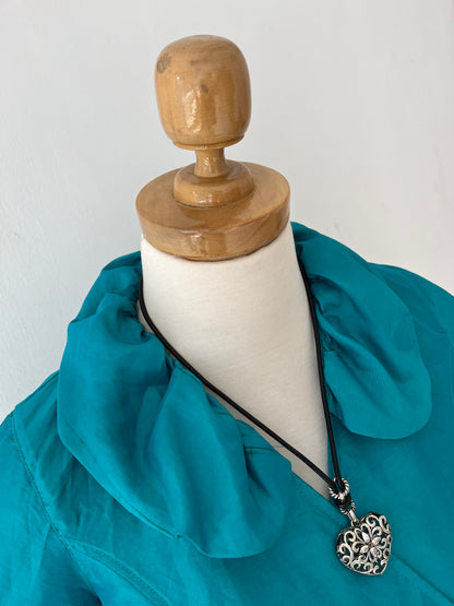 Adorable blouse with bow