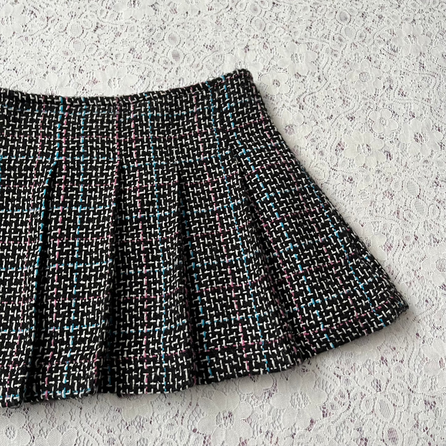 Pleated wool skirt