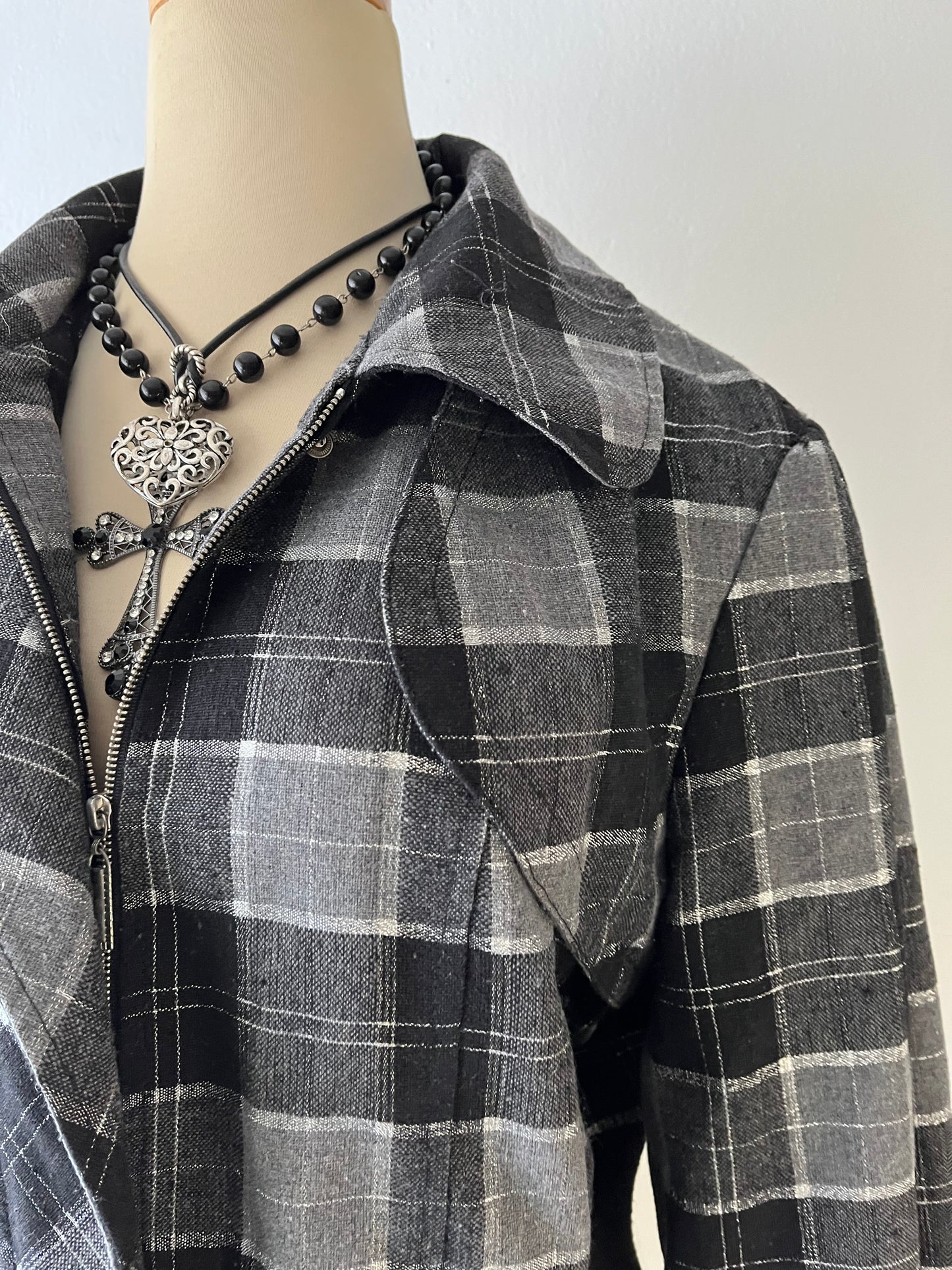 Plaid jacket tied at the waist