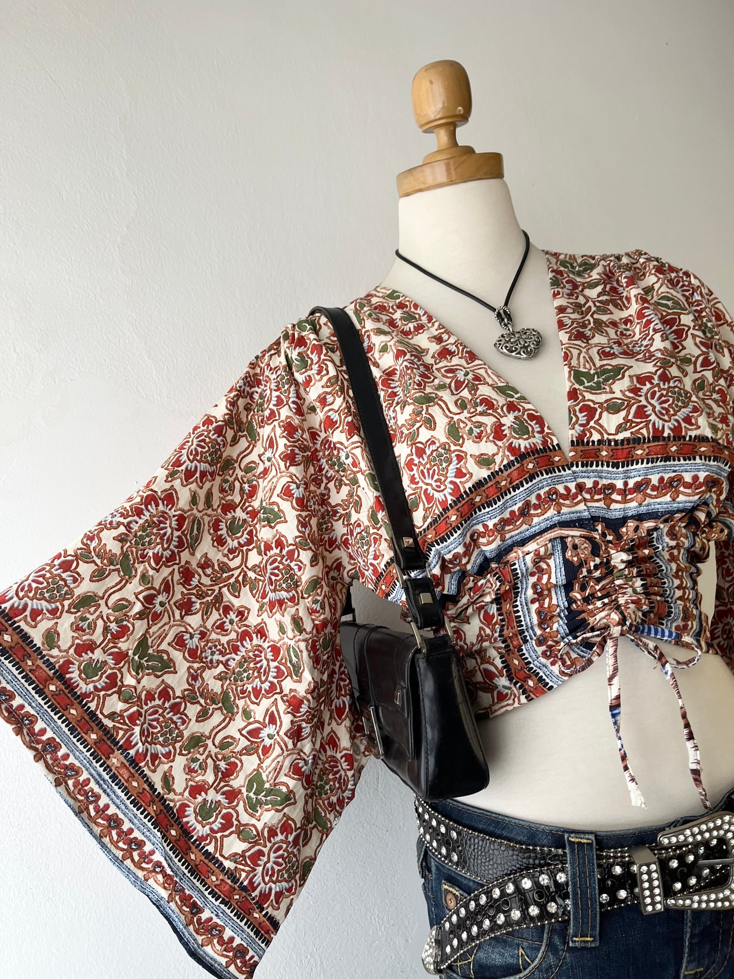 Boho chic top with wide sleeves