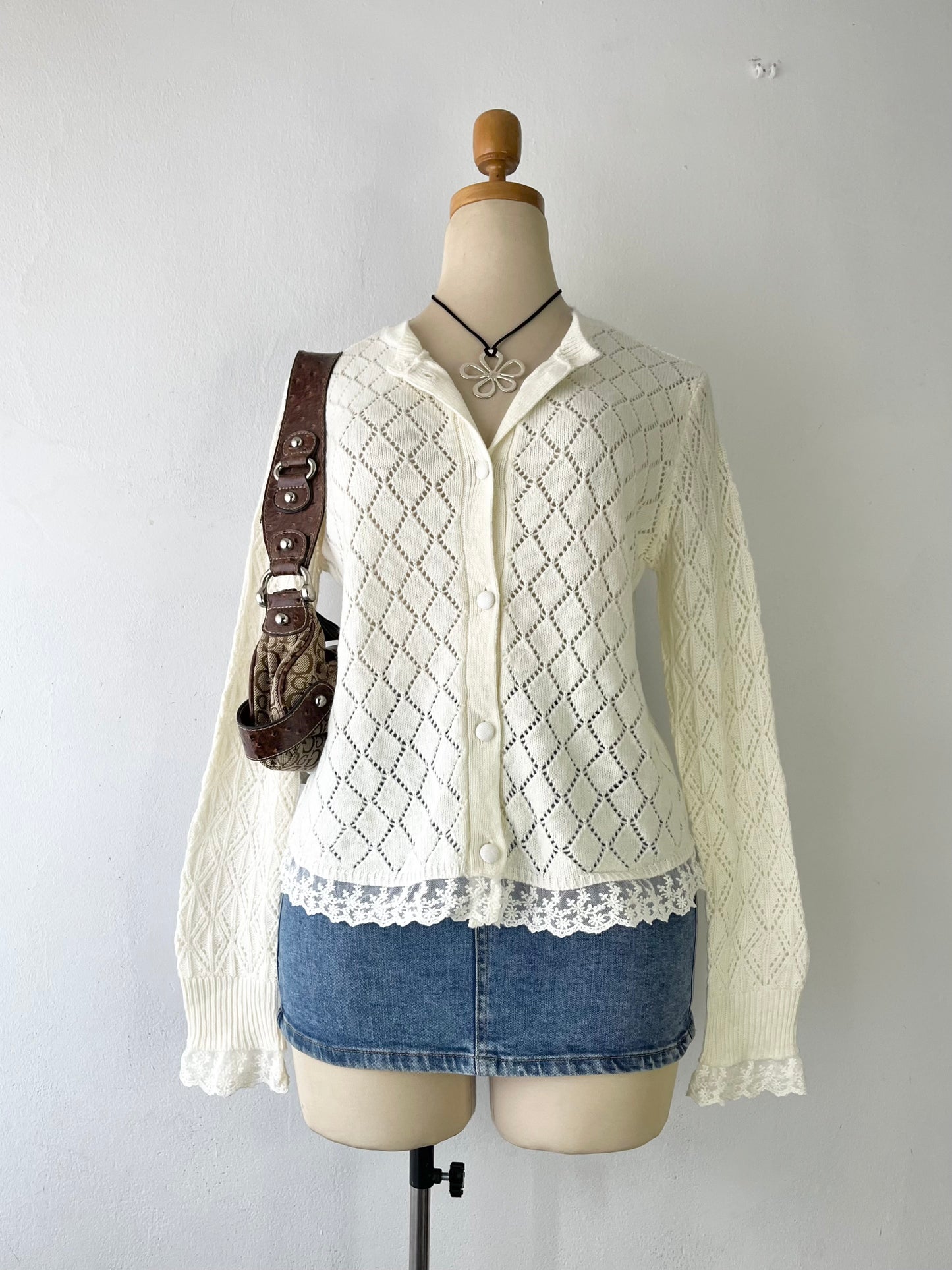 Knitted cardigan with lace
