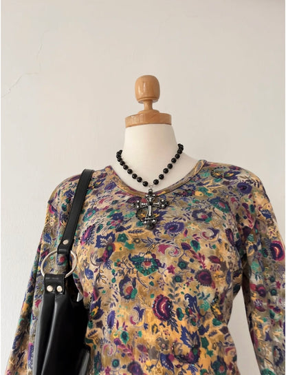Adorable bohemian top with sequins