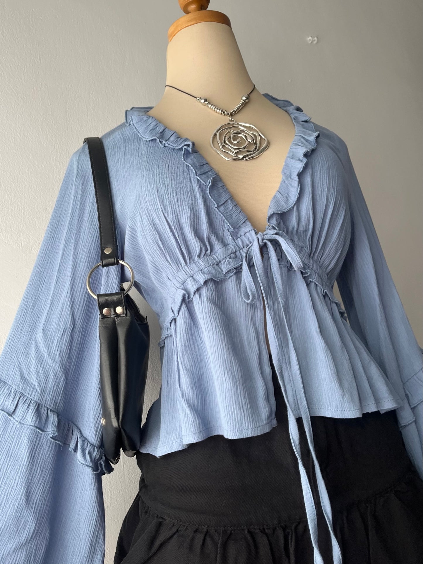 Boho chic blouse with wide sleeves
