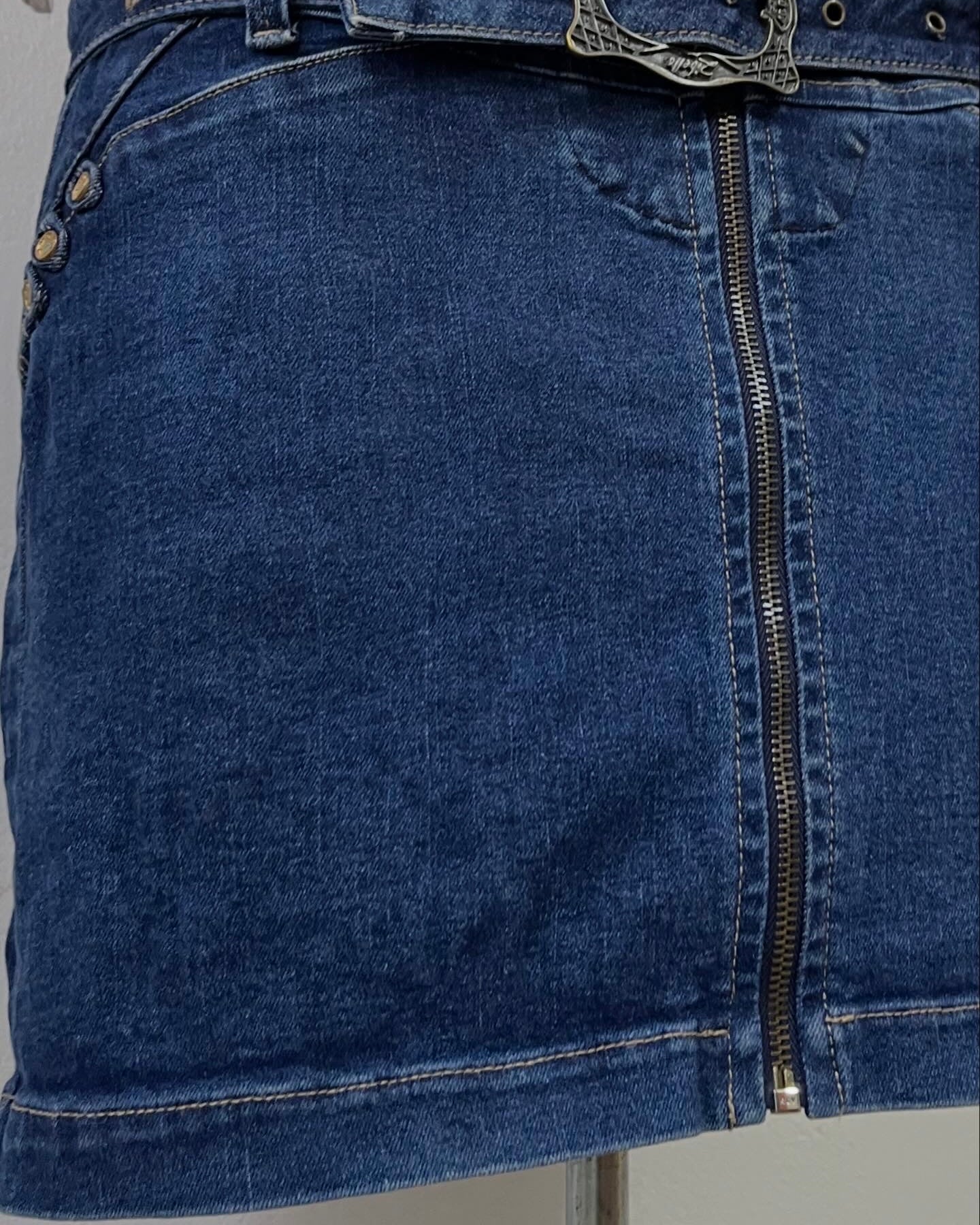 Vestido jean con cinturón