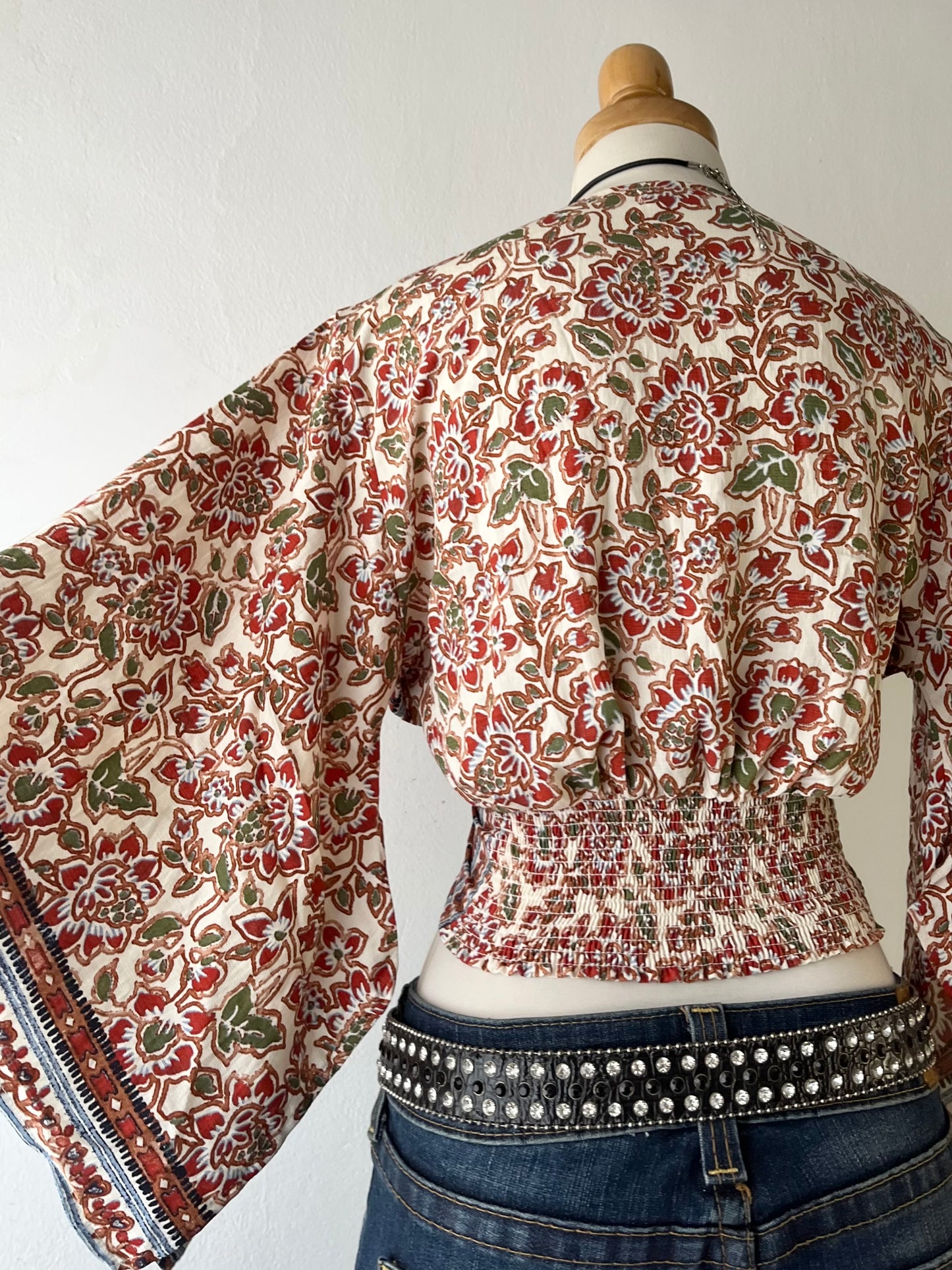 Boho chic top with wide sleeves