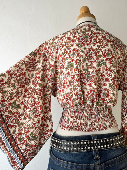 Boho chic top with wide sleeves