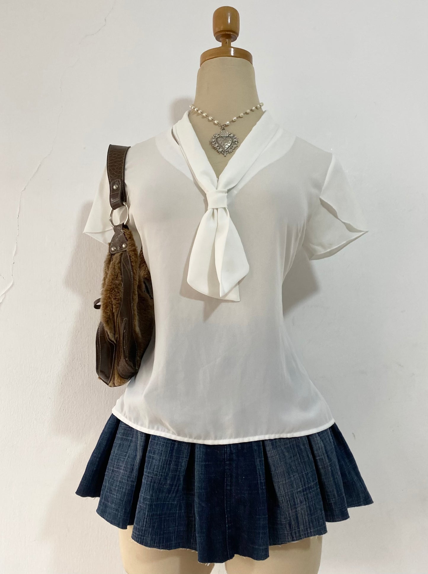 Adorable blouse with bow