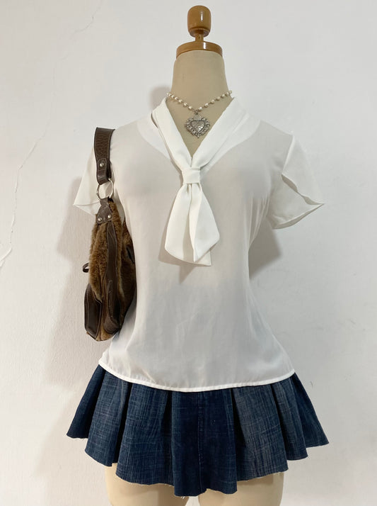 Adorable blouse with bow