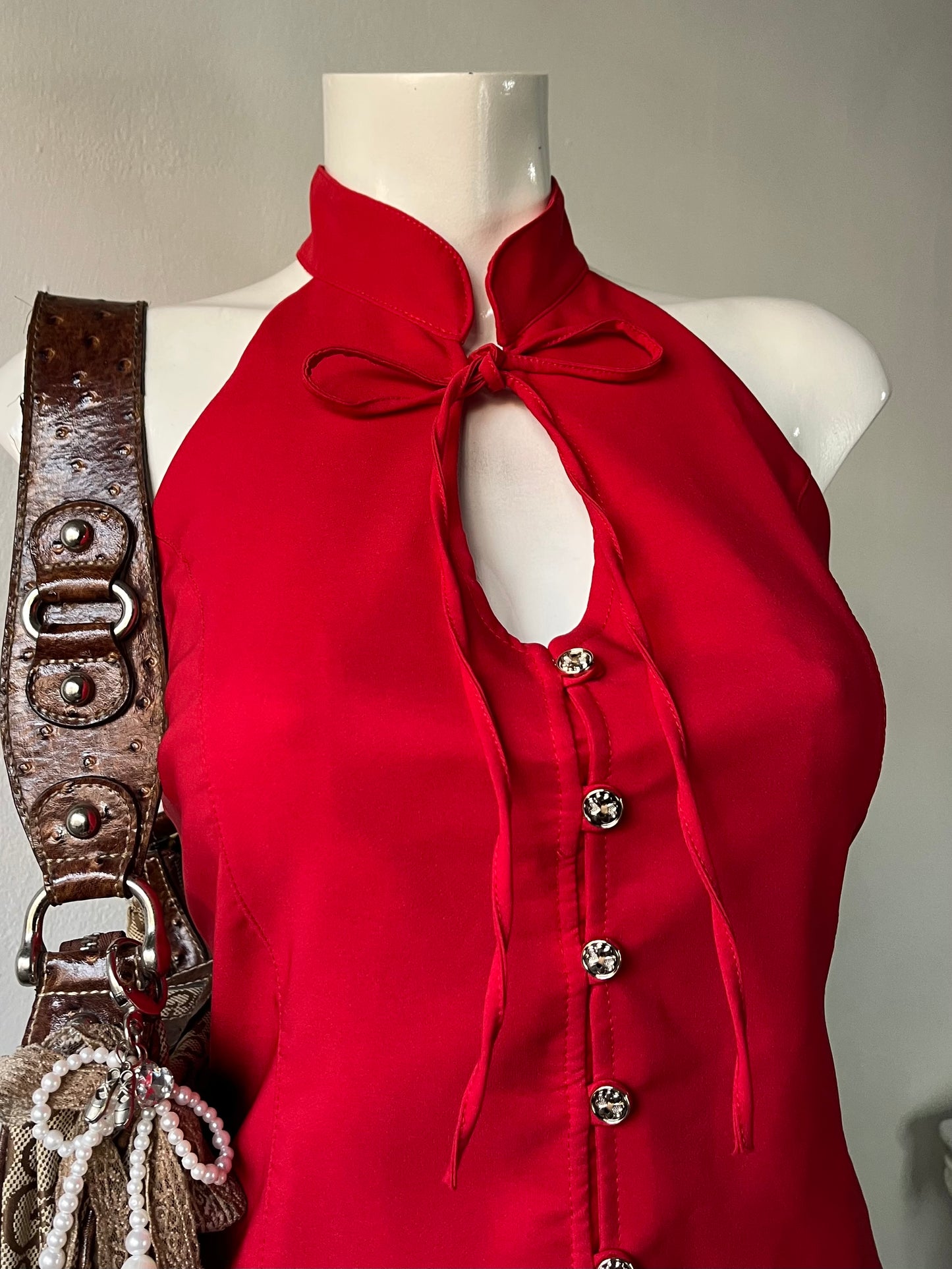 Top diseño oriental con lazo ajustable en la espalda