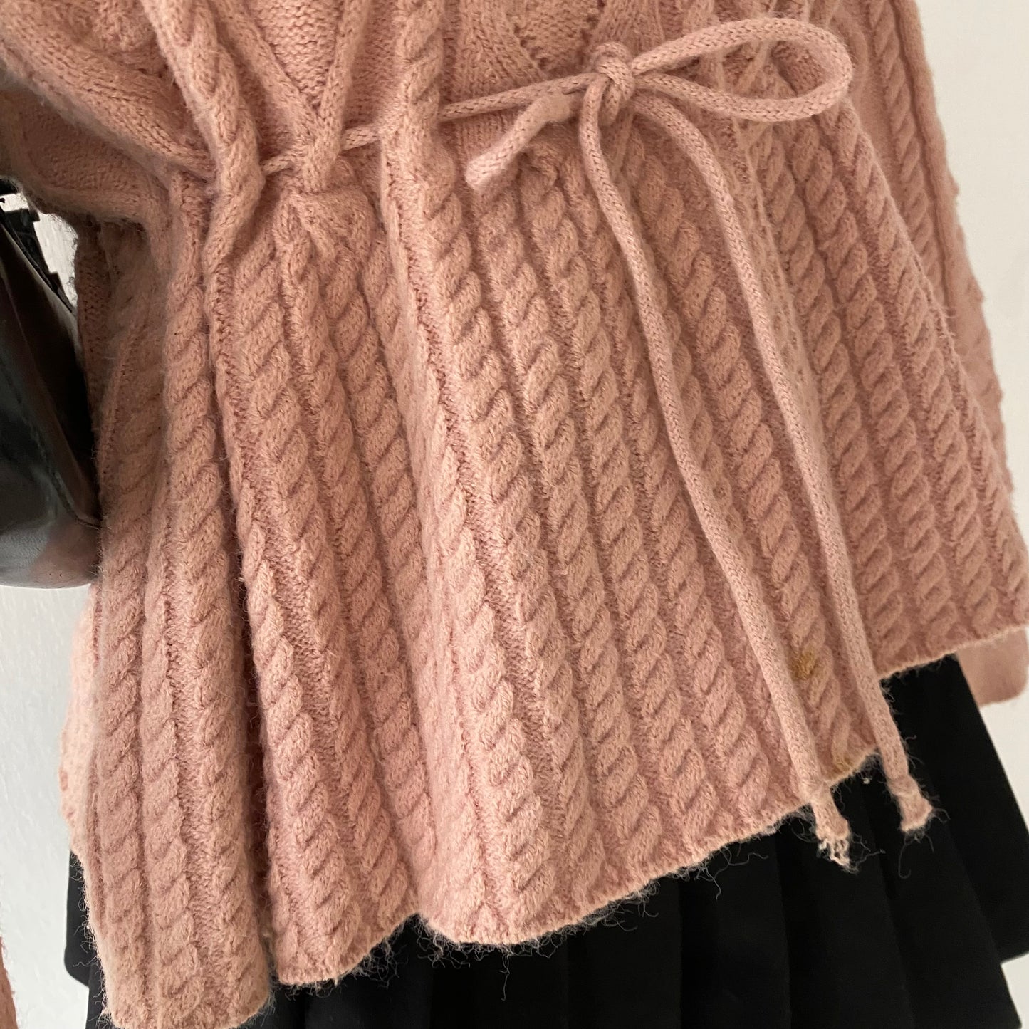 Rosewood sweater with bow
