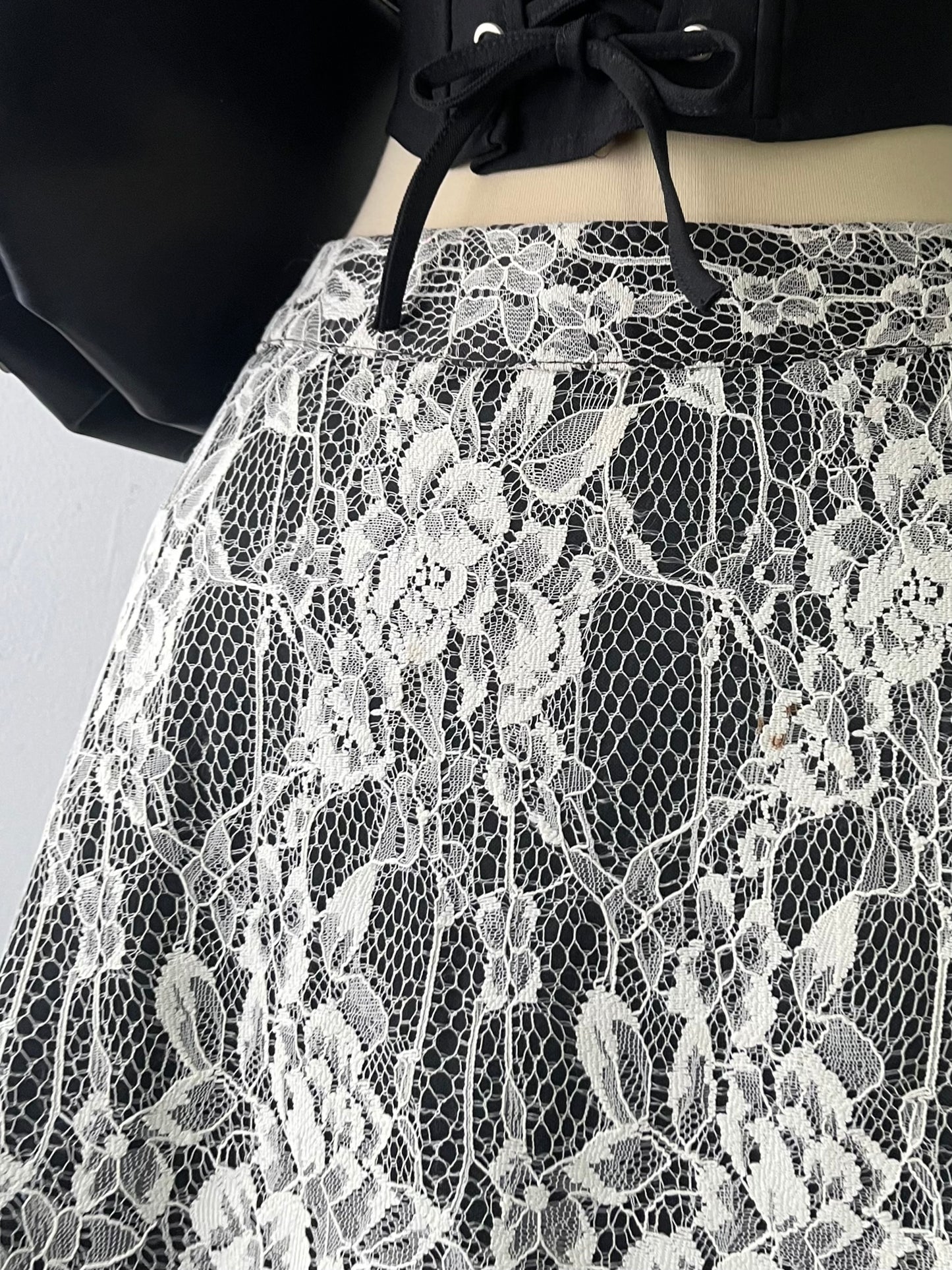 Lace skirt
