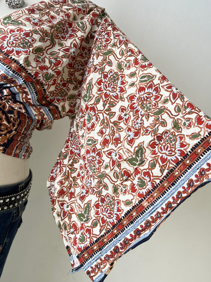 Boho chic top with wide sleeves
