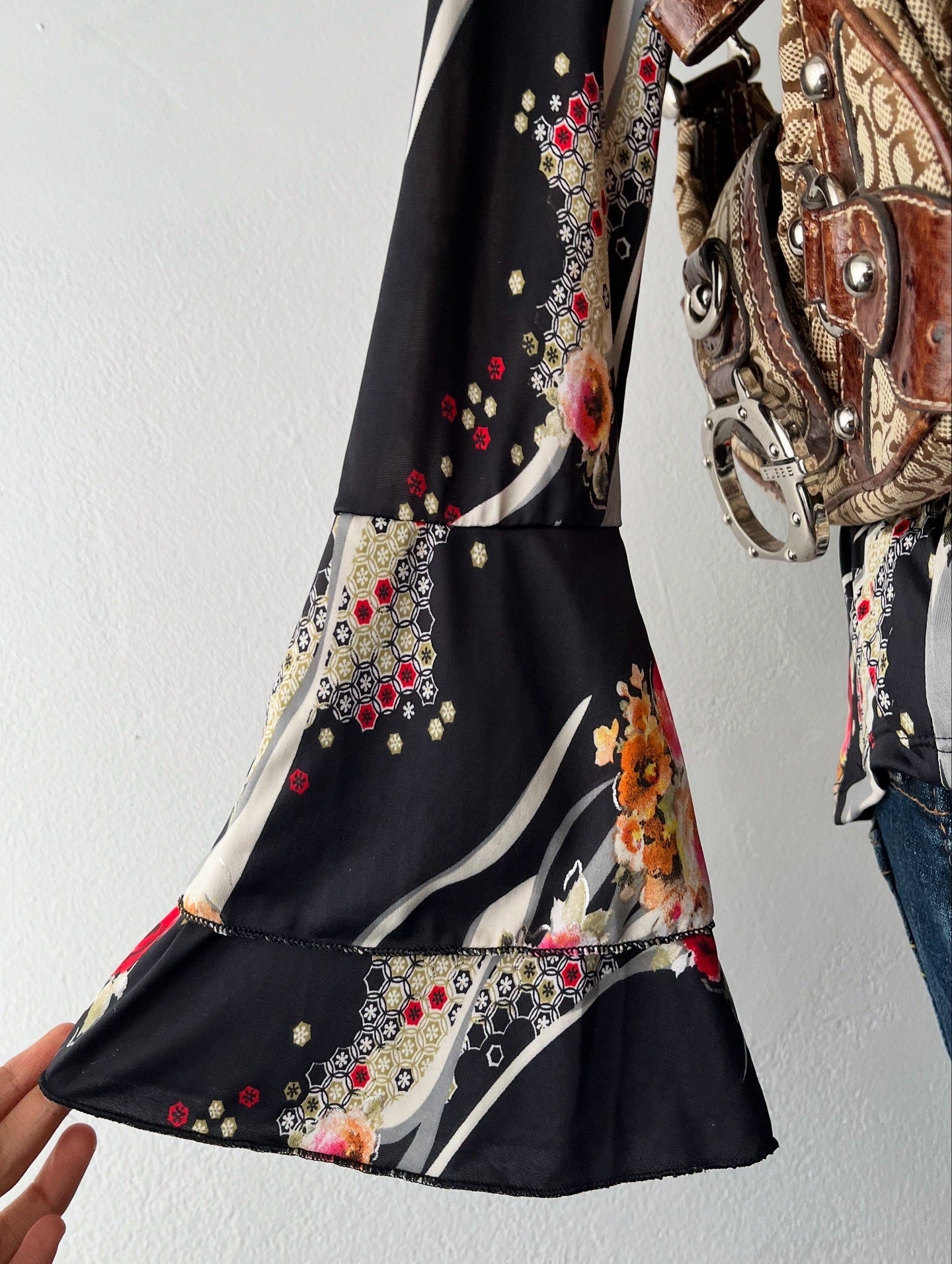 Long sleeves floral top