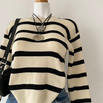 Long-sleeved striped knit top