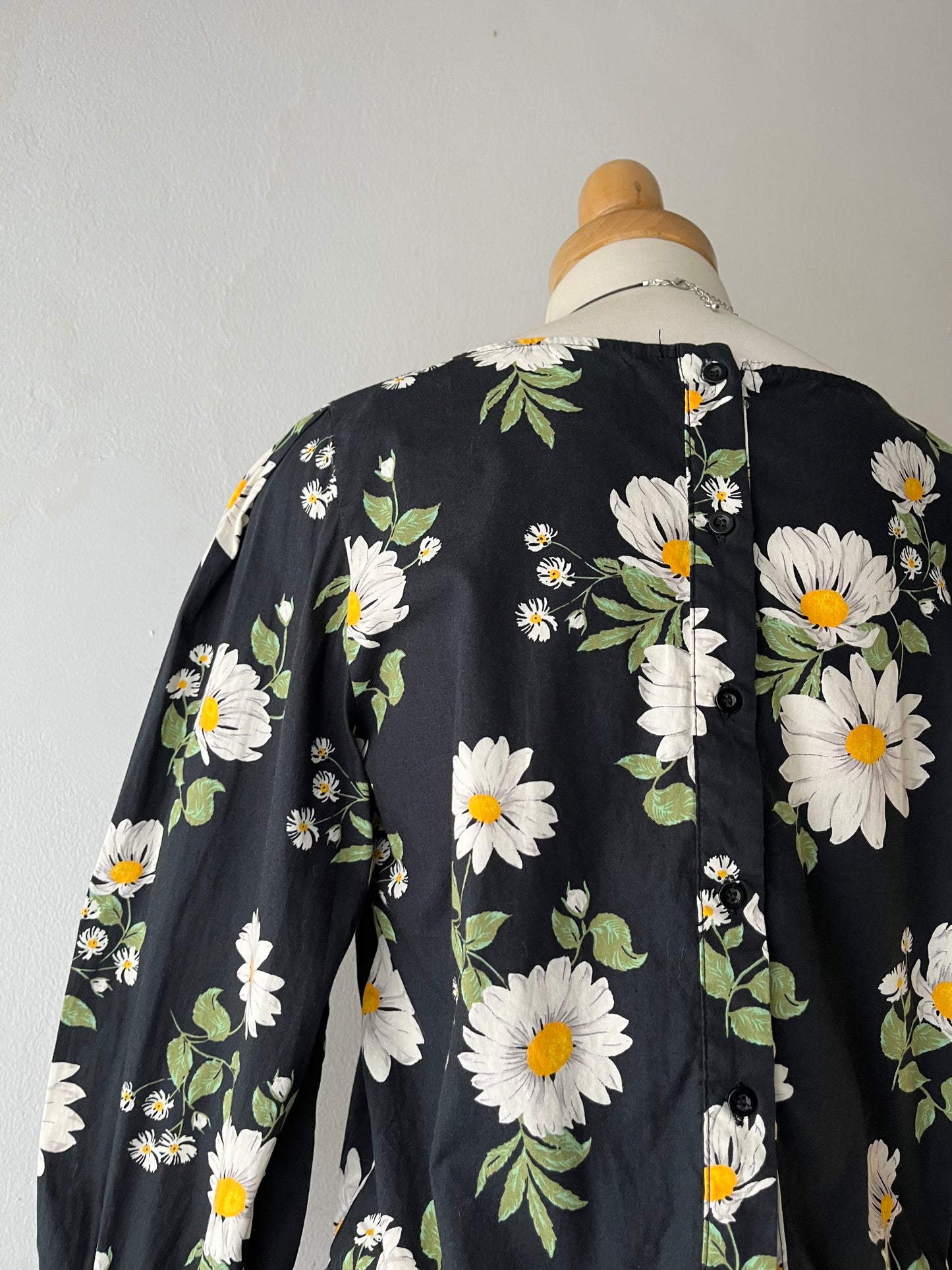 Floral blouse with wide sleeves