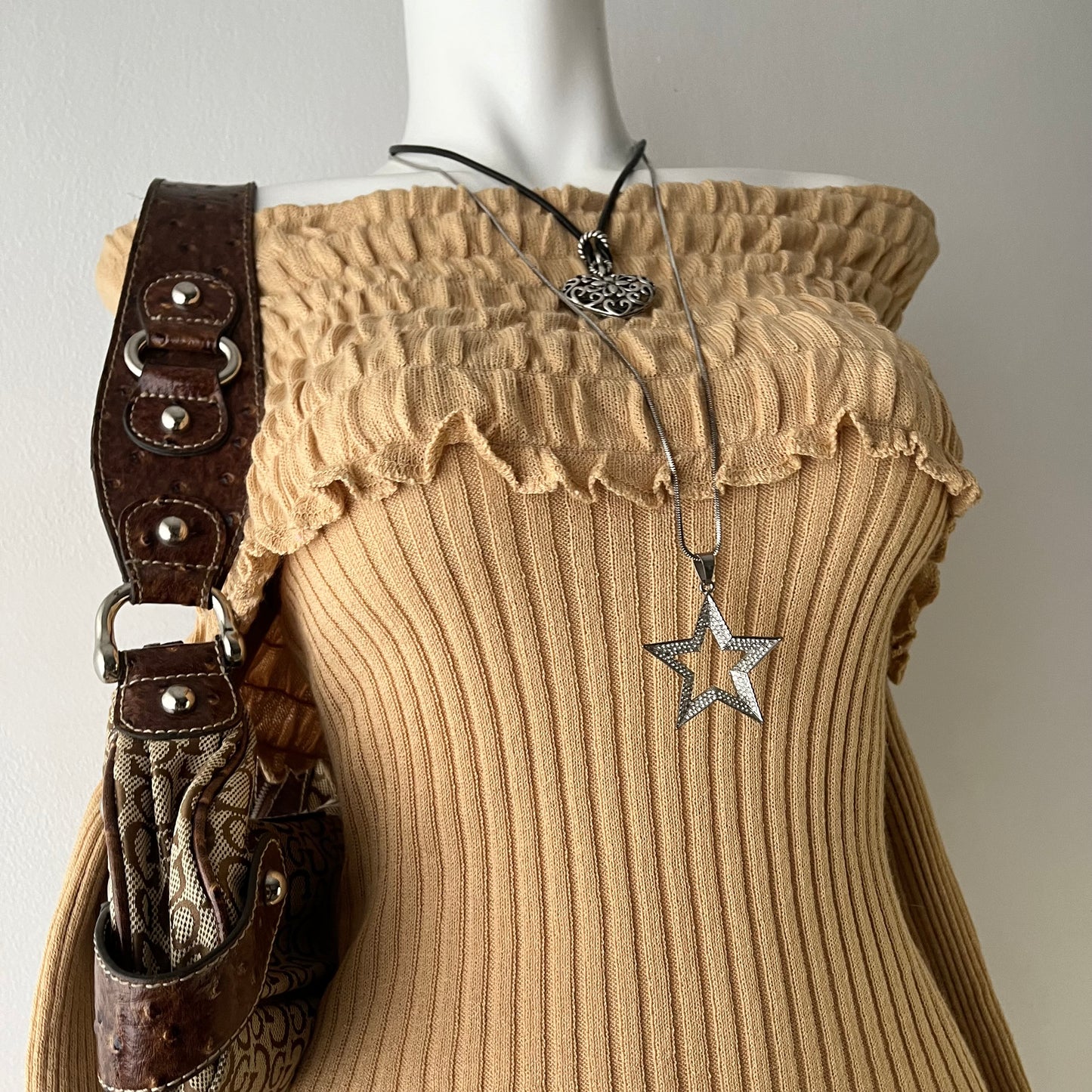 Off shoulder knitted dress