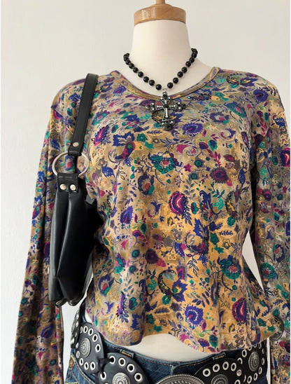 Adorable bohemian top with sequins