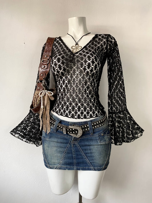 Mesh top with wide sleeves