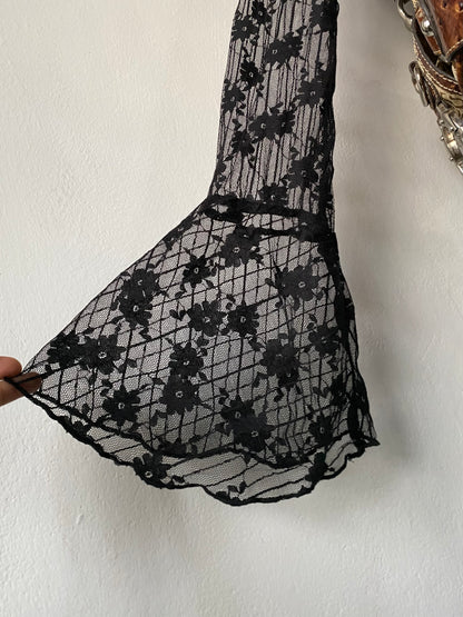 Mesh top with flared sleeves