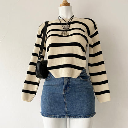 Long-sleeved striped knit top