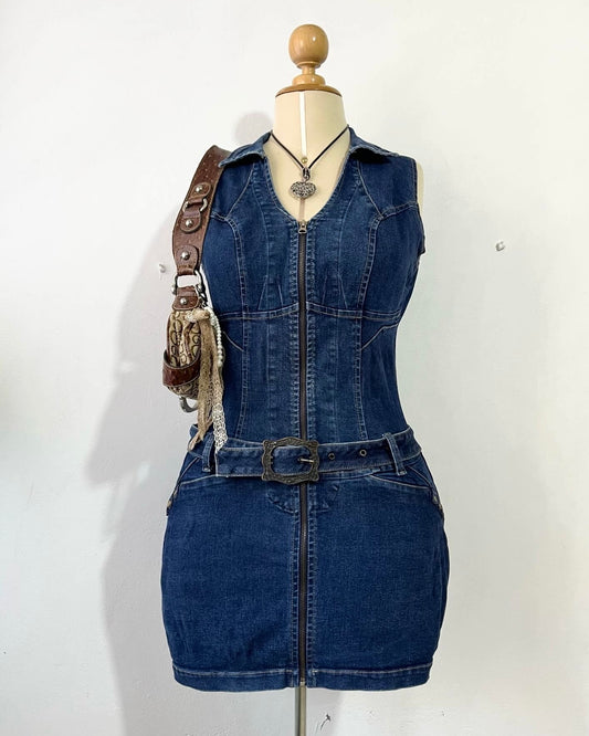Vestido jean con cinturón
