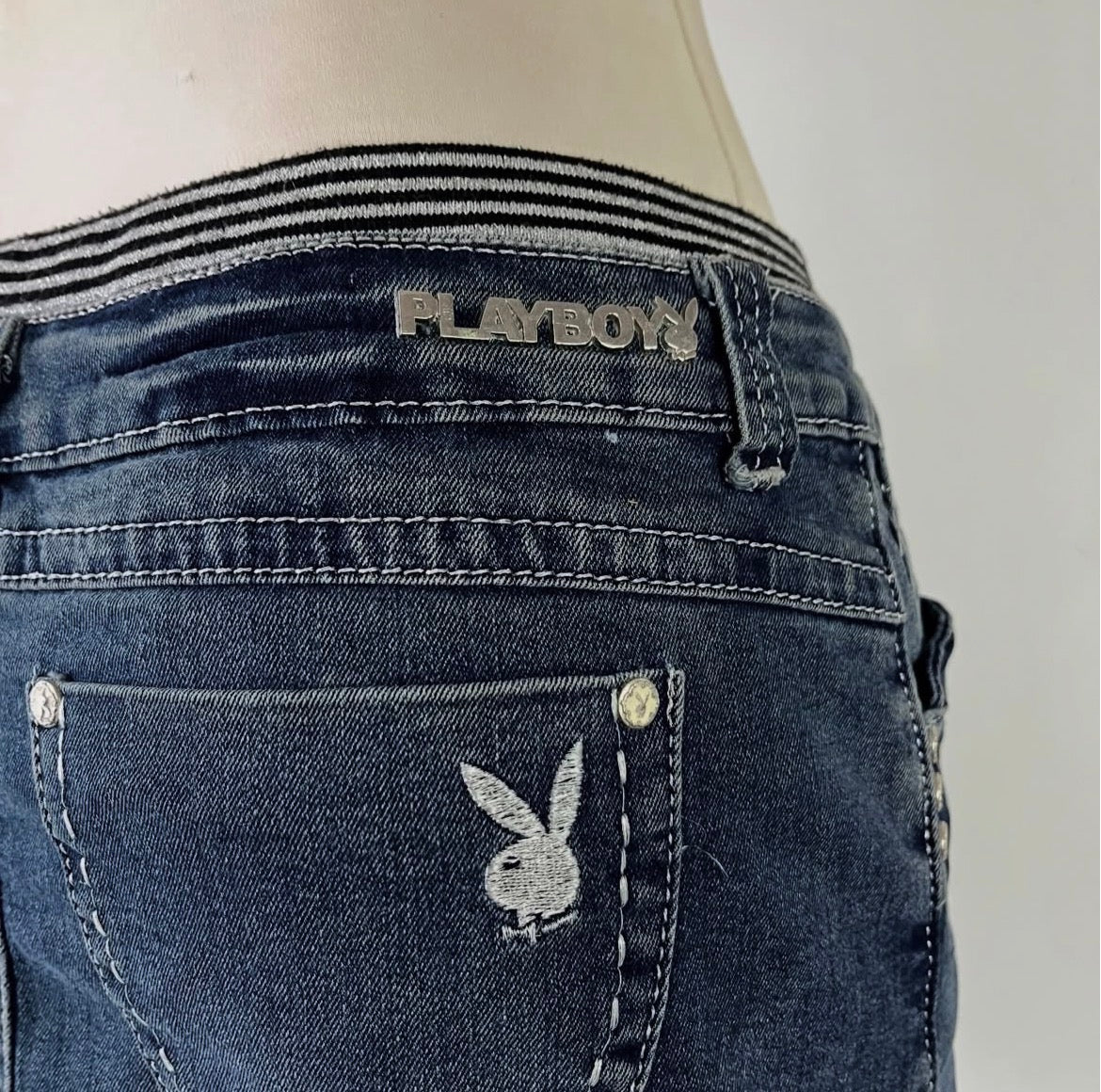Play boy jean mini skirt- talla 30