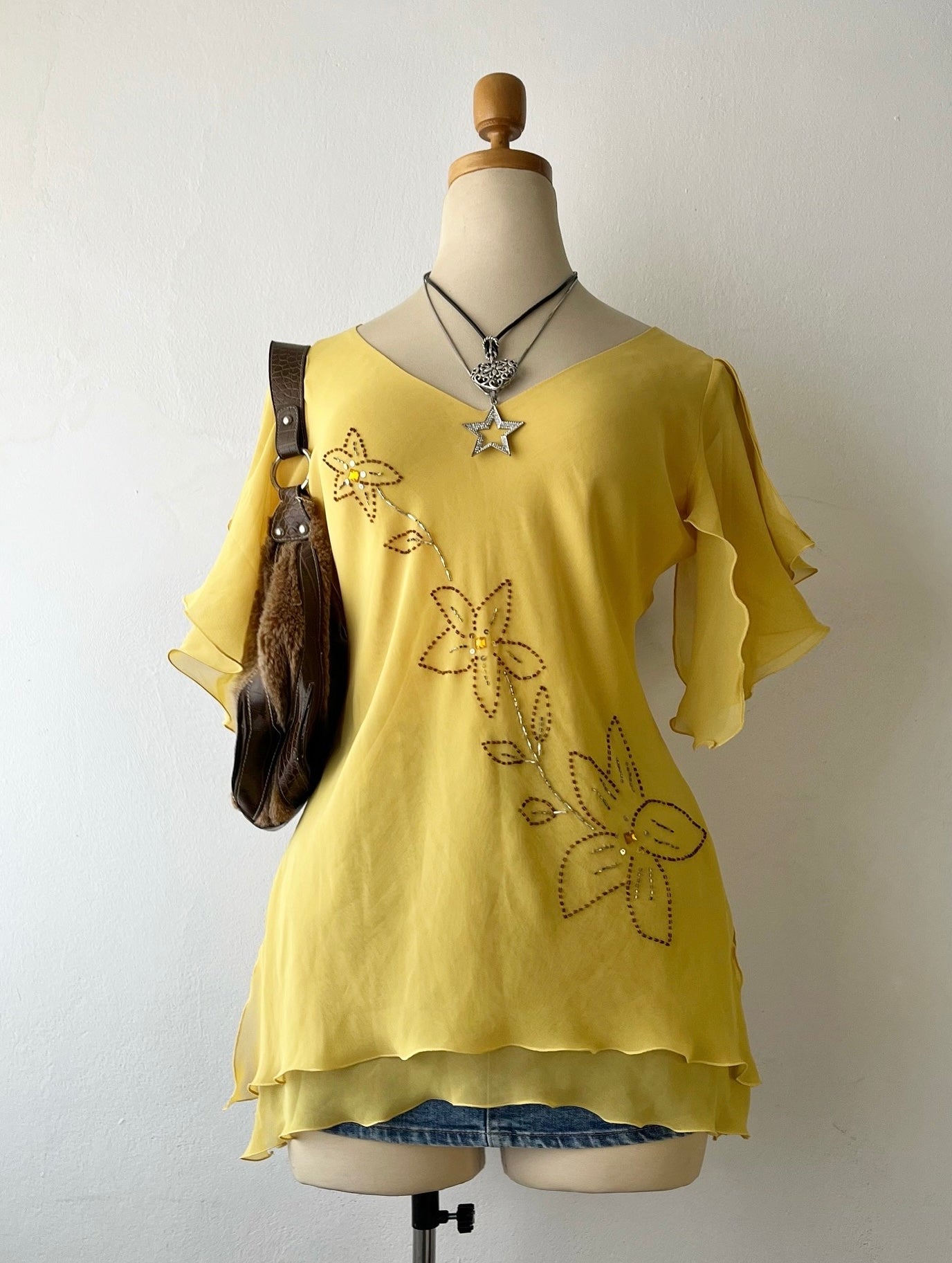 Fairy top with orchids